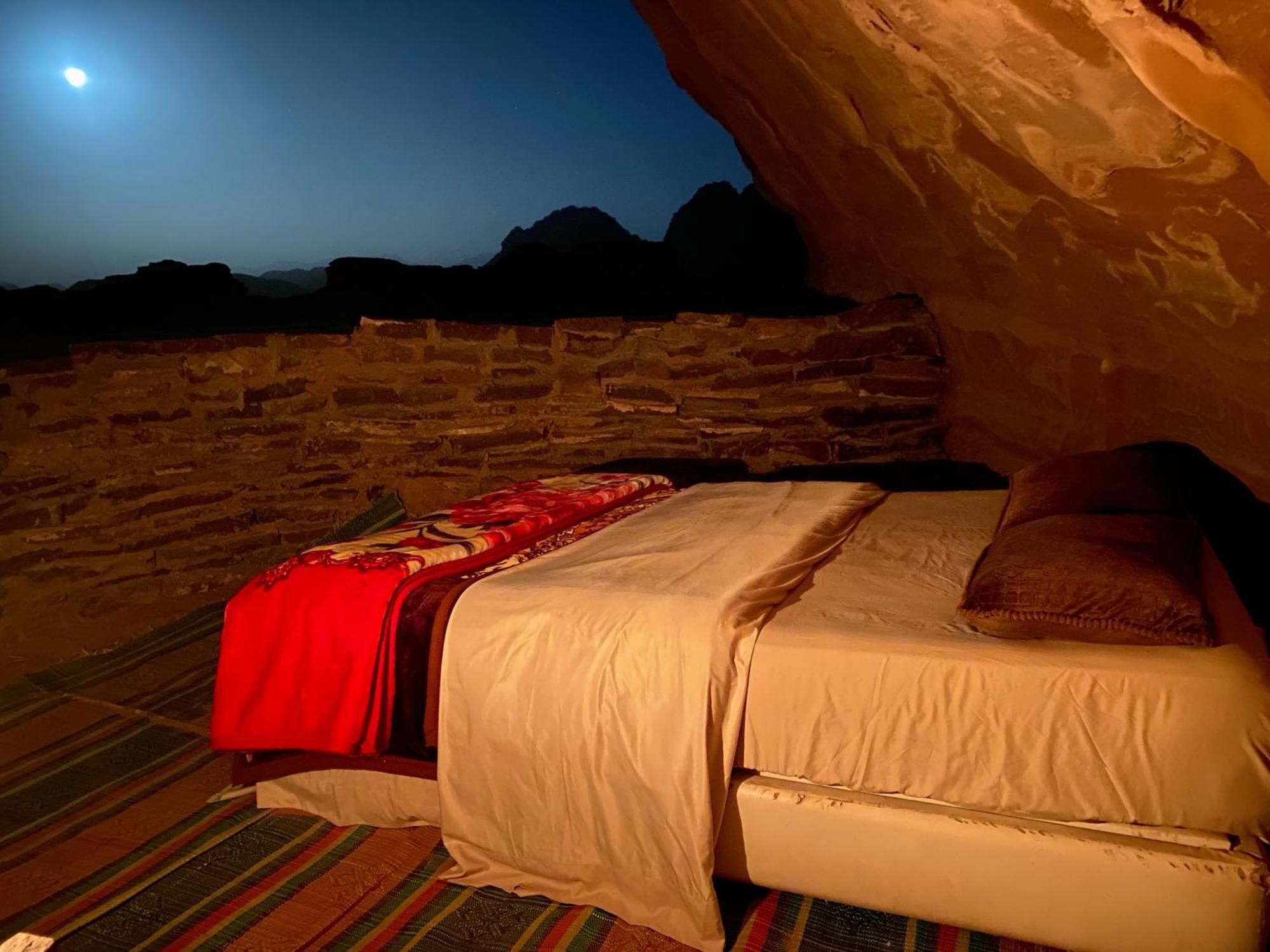 Wadi Rum Cave Camping Esterno foto