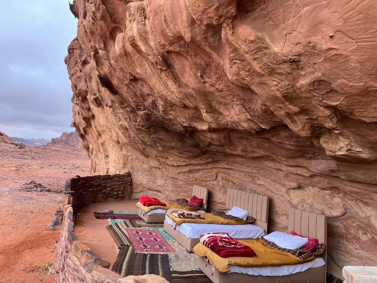 Wadi Rum Cave Camping Esterno foto